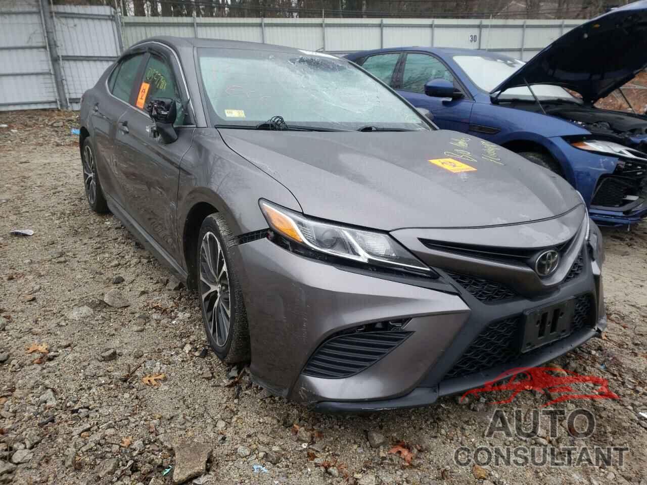 TOYOTA CAMRY 2018 - 4T1B11HK5JU018713