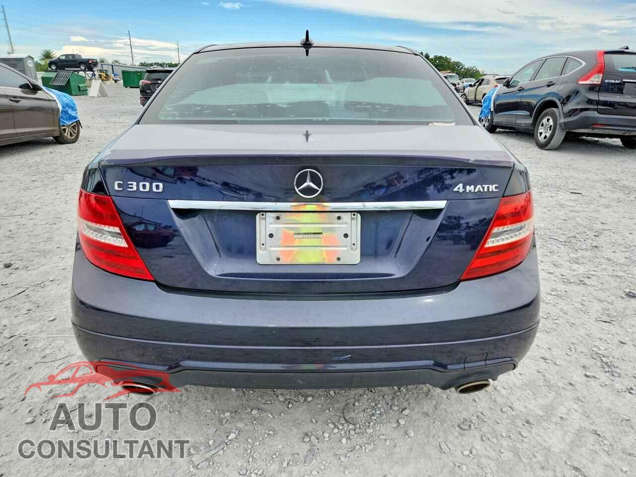 MERCEDES-BENZ C-CLASS 2012 - WDDGF8BB3CA700741