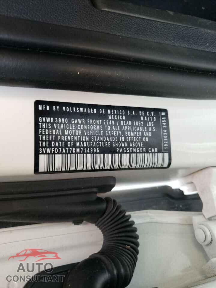 VOLKSWAGEN BEETLE 2019 - 3VWFD7AT7KM714995