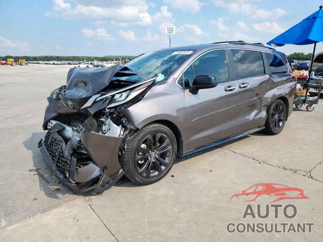 TOYOTA SIENNA 2022 - 5TDDRKEC5NS106504