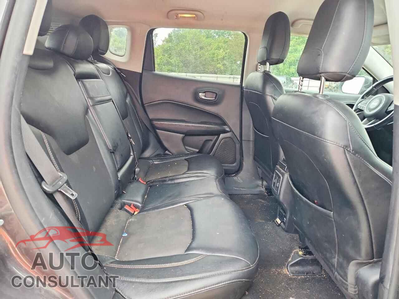 JEEP COMPASS 2018 - 3C4NJDBB8JT392433
