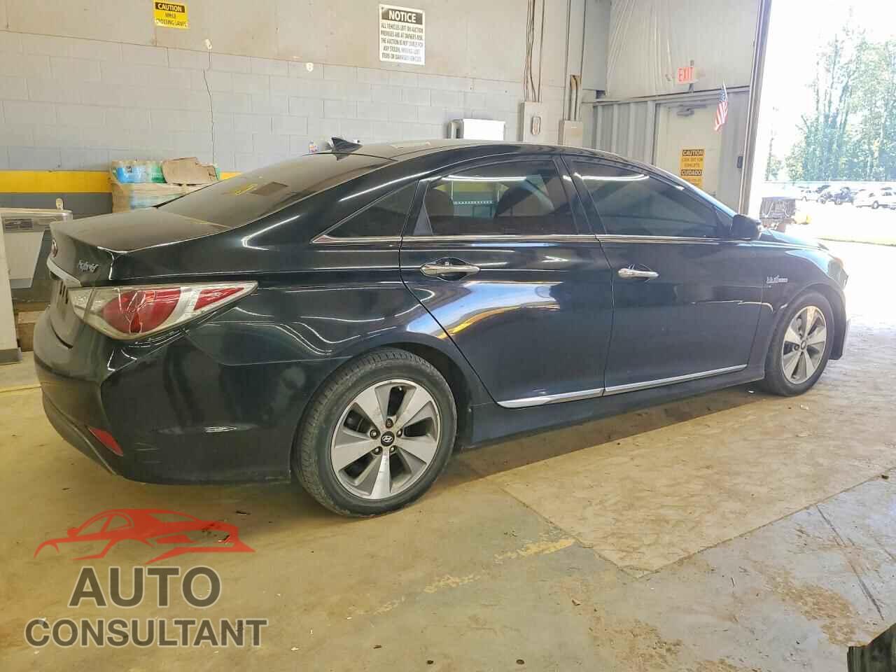 HYUNDAI SONATA 2012 - KMHEC4A42CA041519