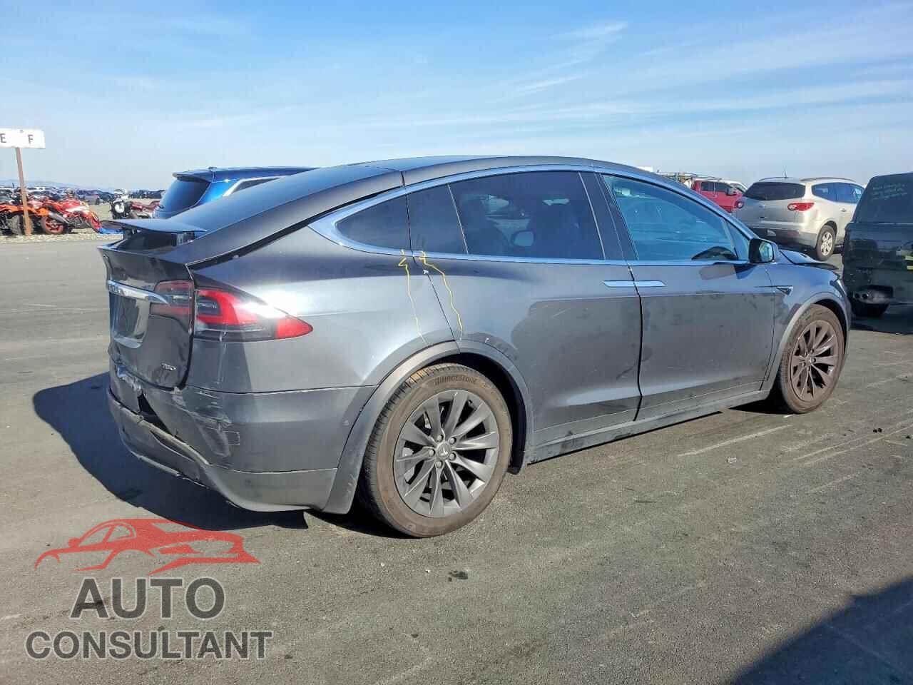 TESLA MODEL X 2018 - 5YJXCAE20JF112922