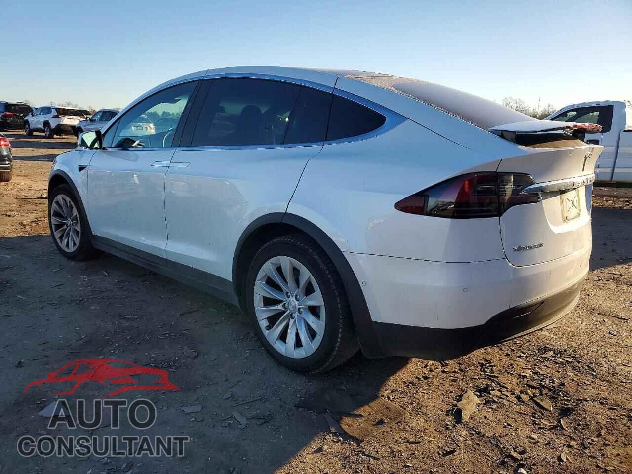 TESLA MODEL X 2017 - 5YJXCAE23HF067825