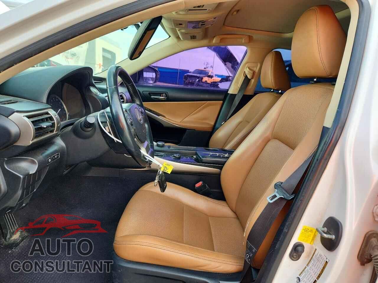 LEXUS IS 2014 - JTHBF1D2XE5028650