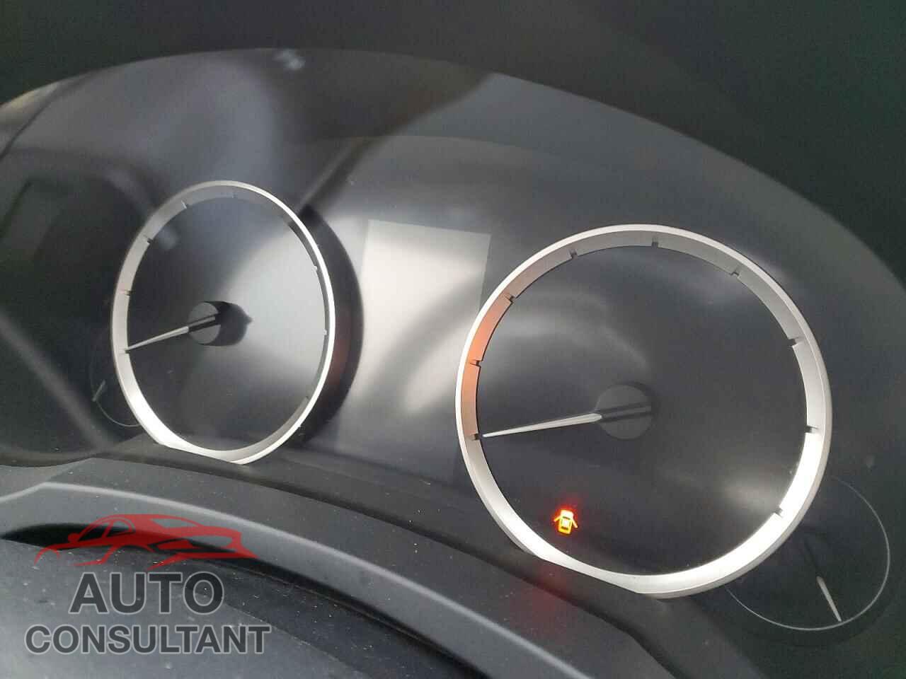 LEXUS IS 2015 - JTHCF1D20F5020868