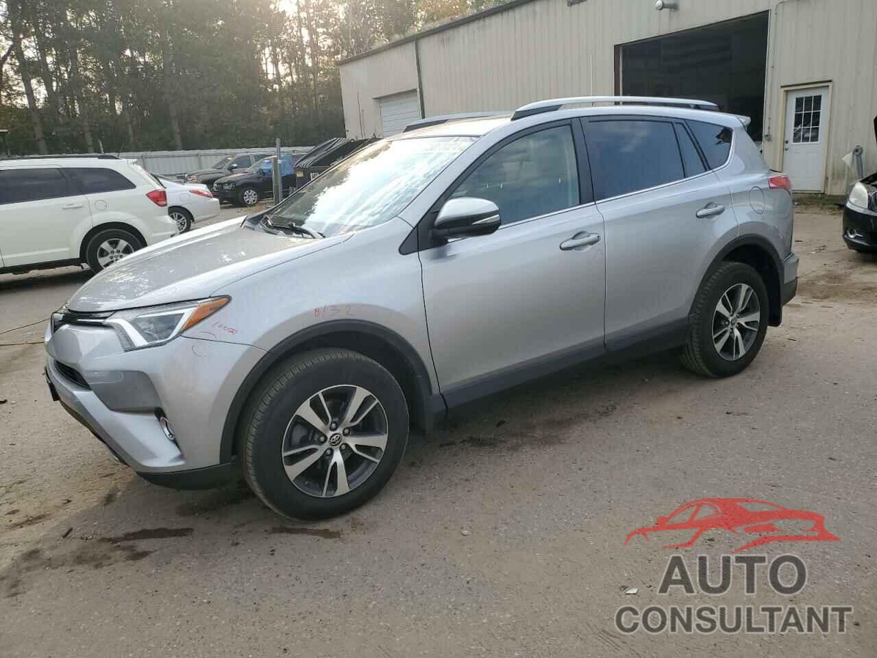 TOYOTA RAV4 2018 - JTMRFREV2JJ236207