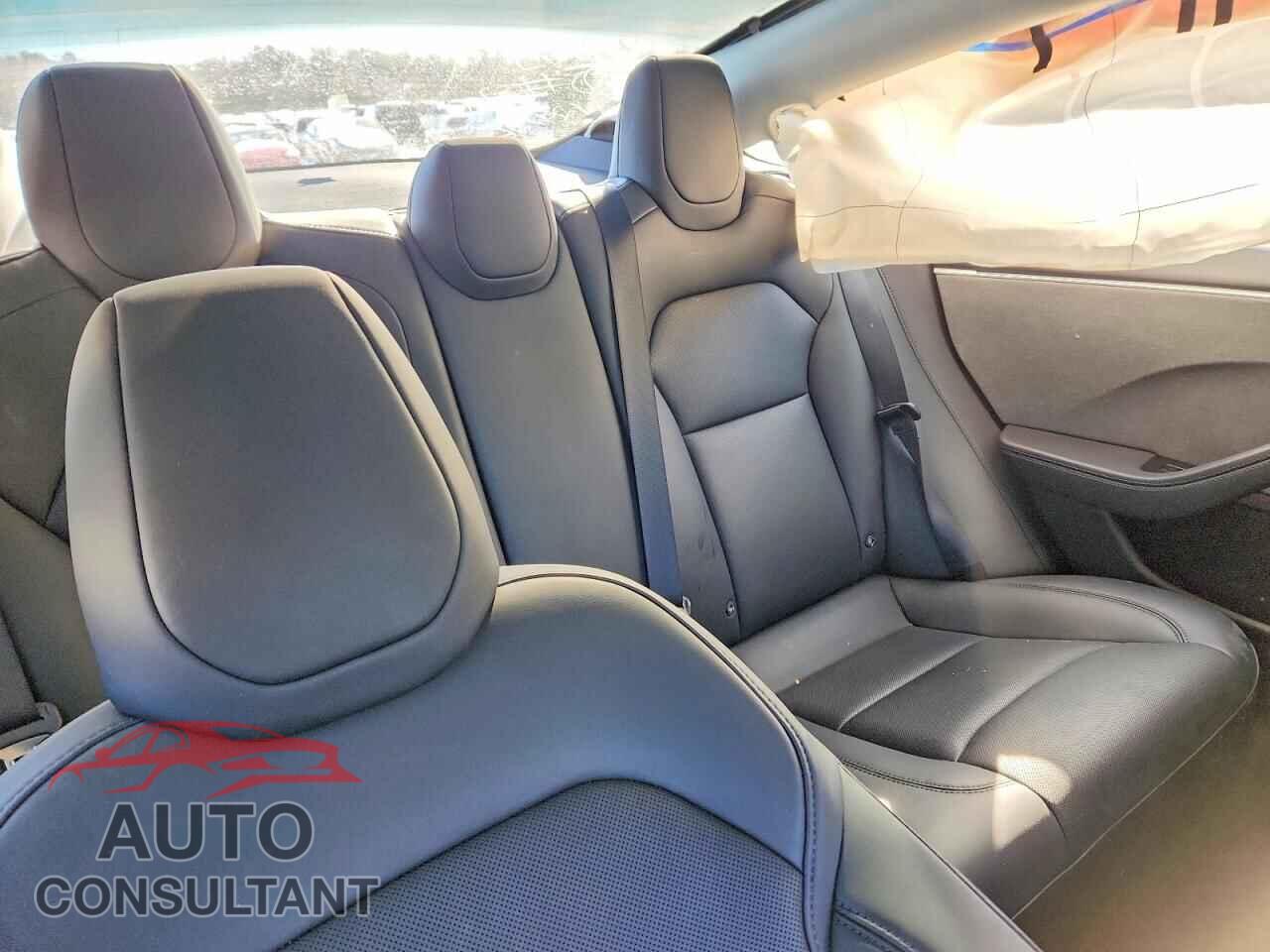 TESLA MODEL 3 2025 - 5YJ3E1EA3SF994721