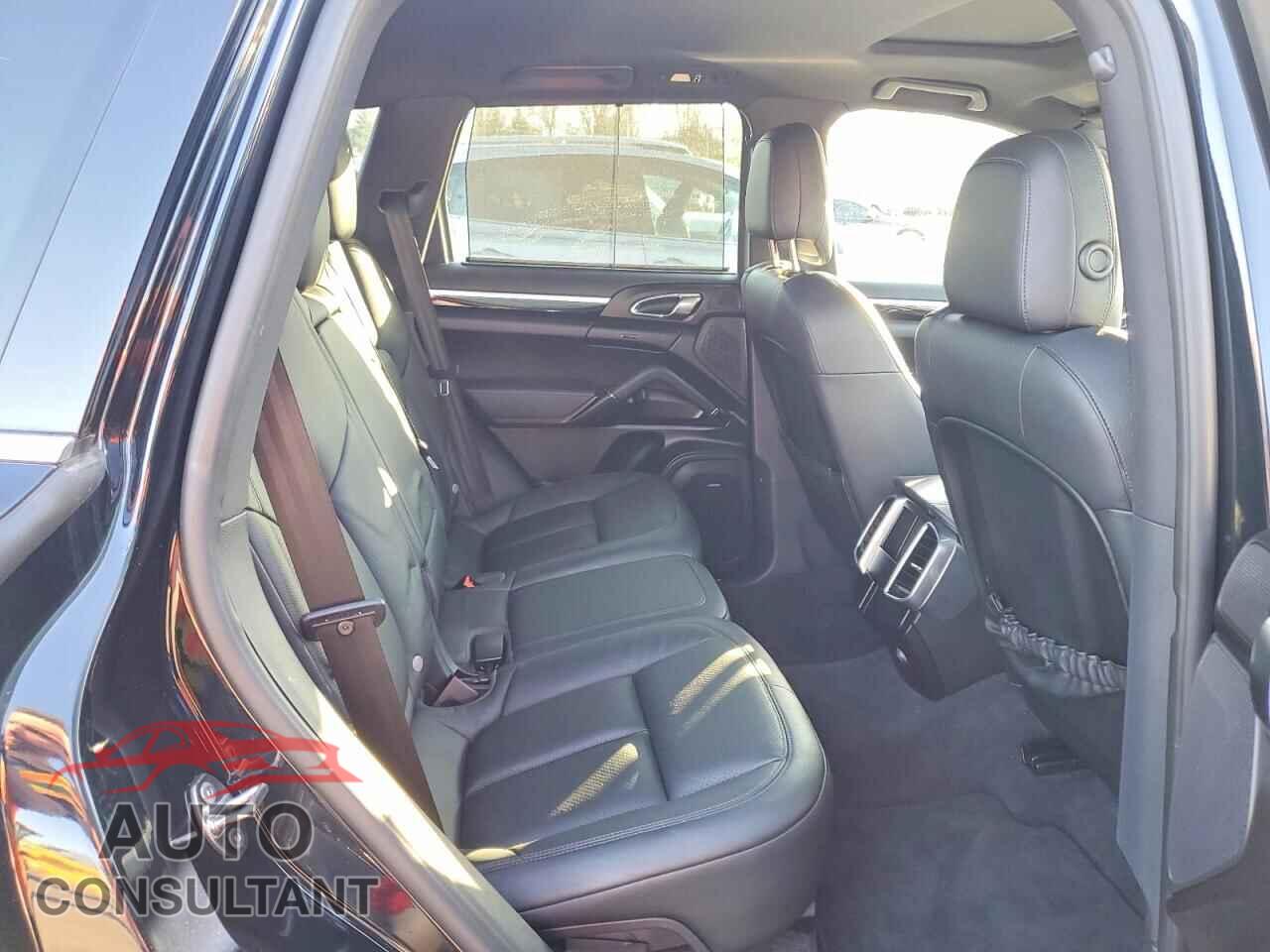 PORSCHE CAYENNE 2016 - WP1AA2A26GLA10925