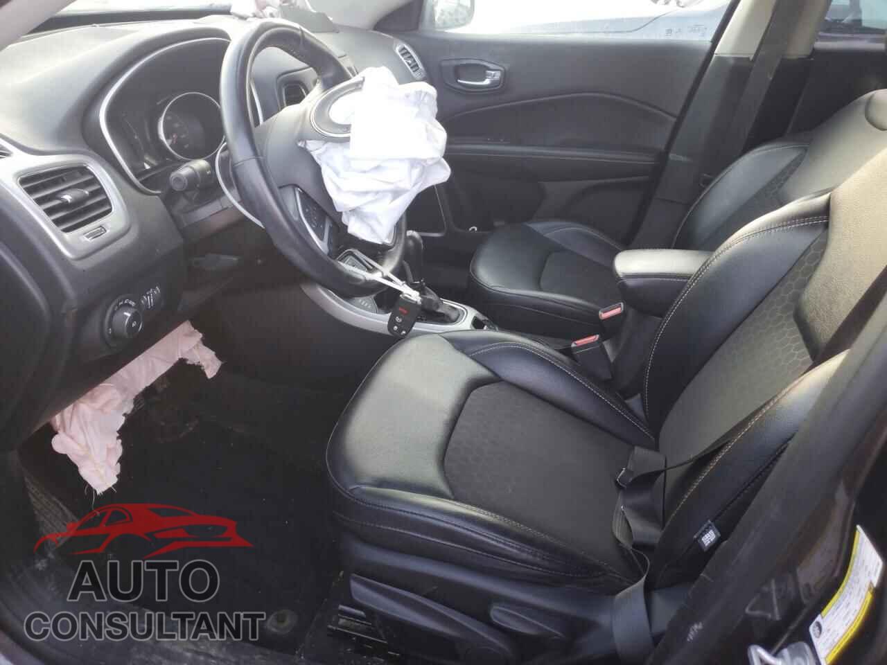 JEEP COMPASS 2019 - 3C4NJDBB9KT657183