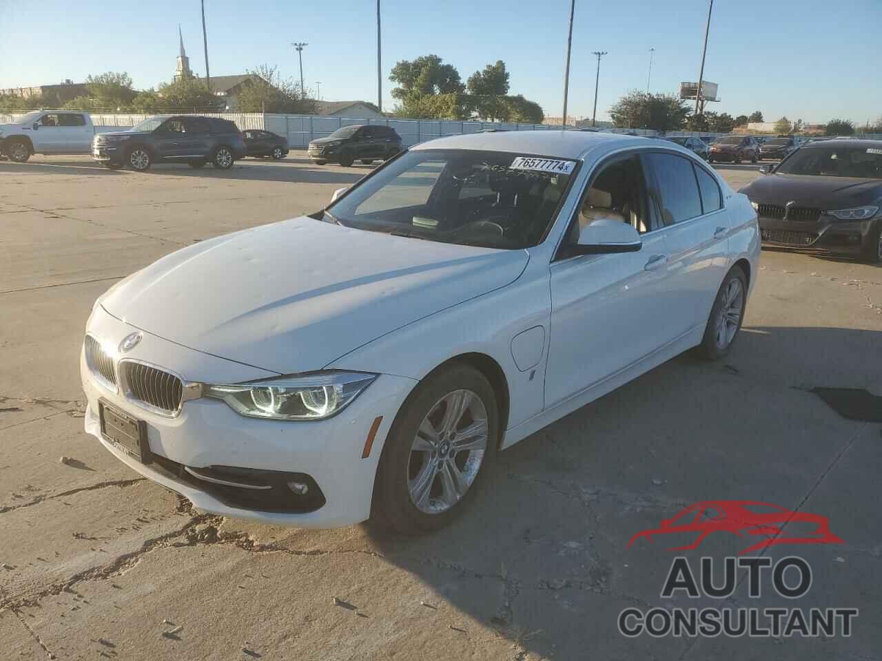 BMW 3 SERIES 2018 - WBA8E1C52JA755922