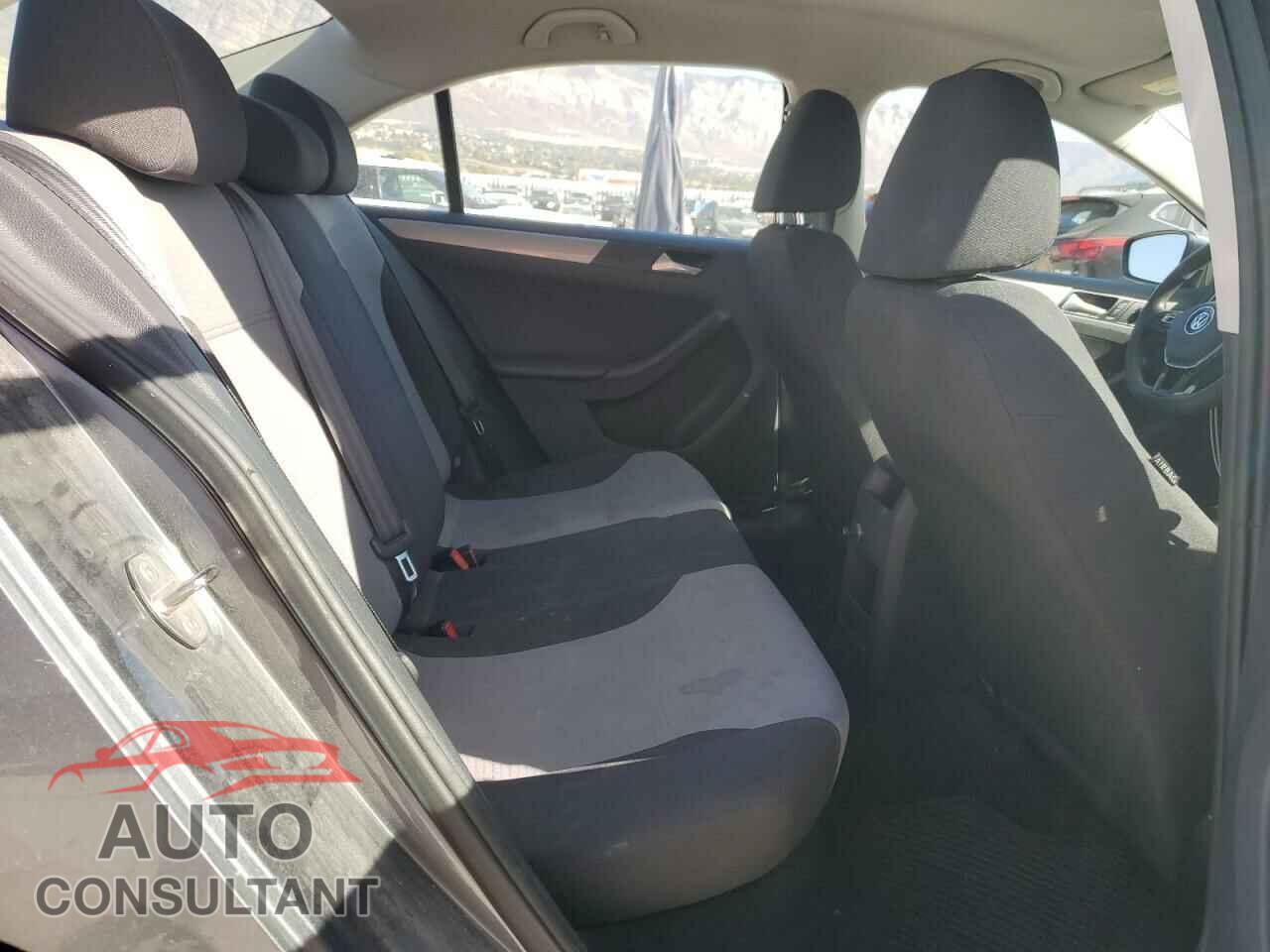 VOLKSWAGEN JETTA 2017 - 3VW2B7AJ5HM382969