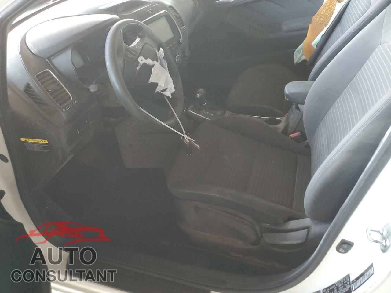 KIA FORTE 2018 - 3KPFL4A72JE267010