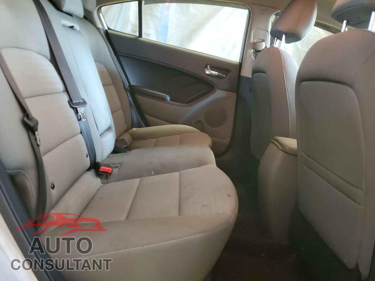 KIA FORTE 2015 - KNAFX4A82F5374409