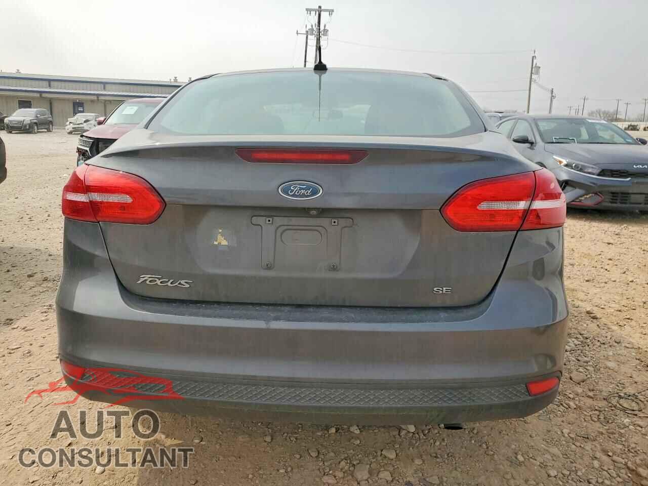 FORD FOCUS 2017 - 1FADP3F26HL237244