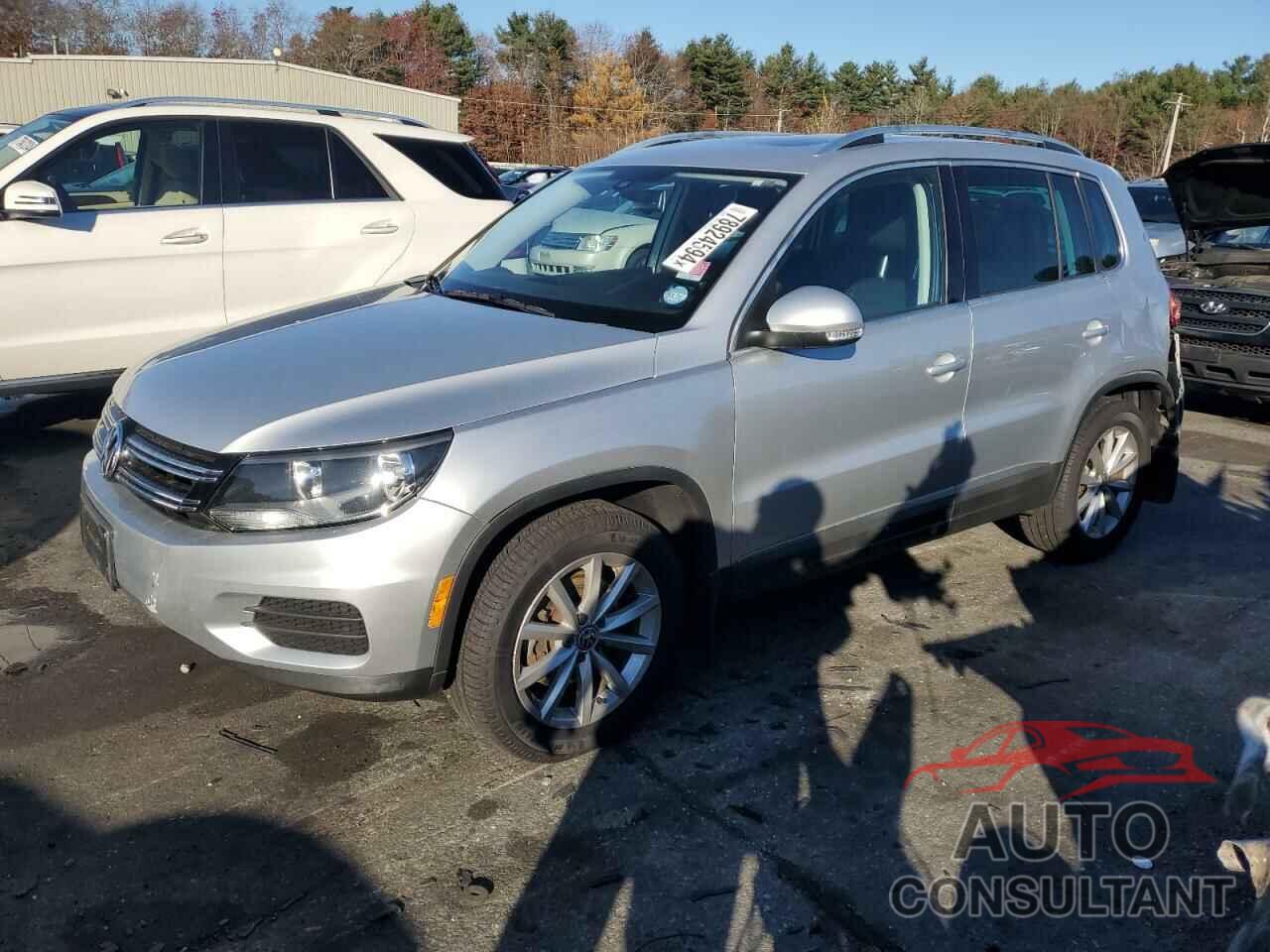 VOLKSWAGEN TIGUAN 2017 - WVGSV7AX3HW500432