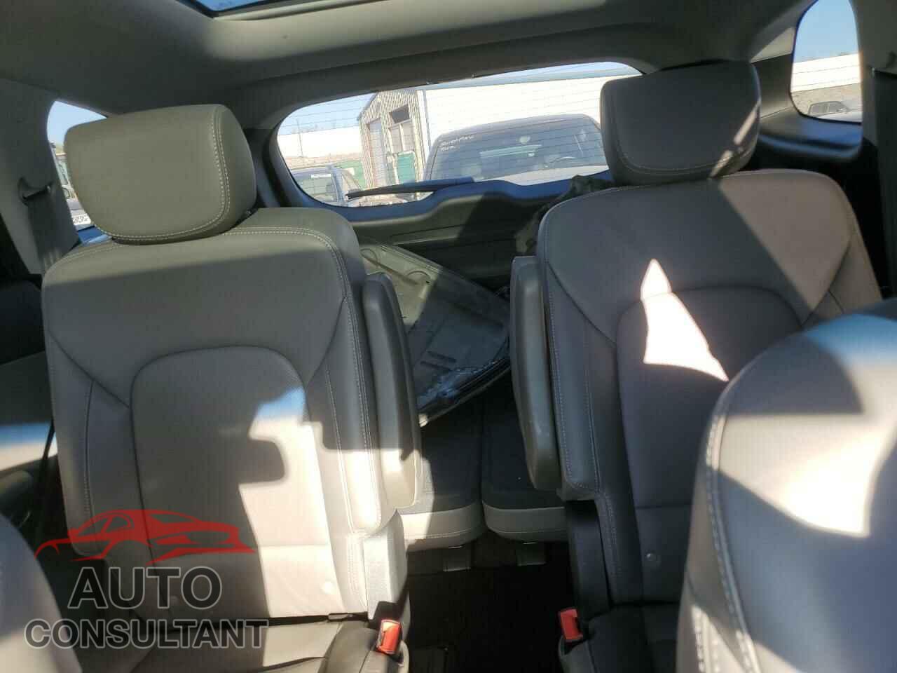 HYUNDAI SANTA FE 2017 - KM8SR4HF8HU179385