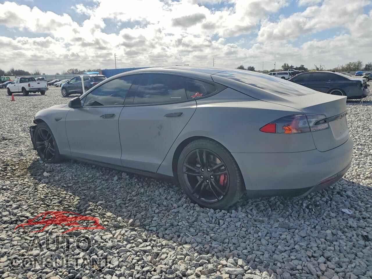 TESLA MODEL S 2016 - 5YJSA1E2XGF130191