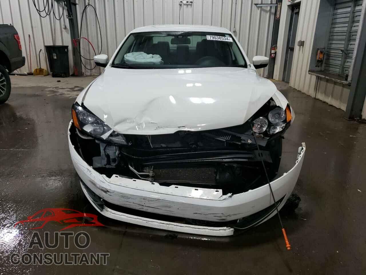 VOLKSWAGEN PASSAT 2013 - 1VWAH7A32DC038619