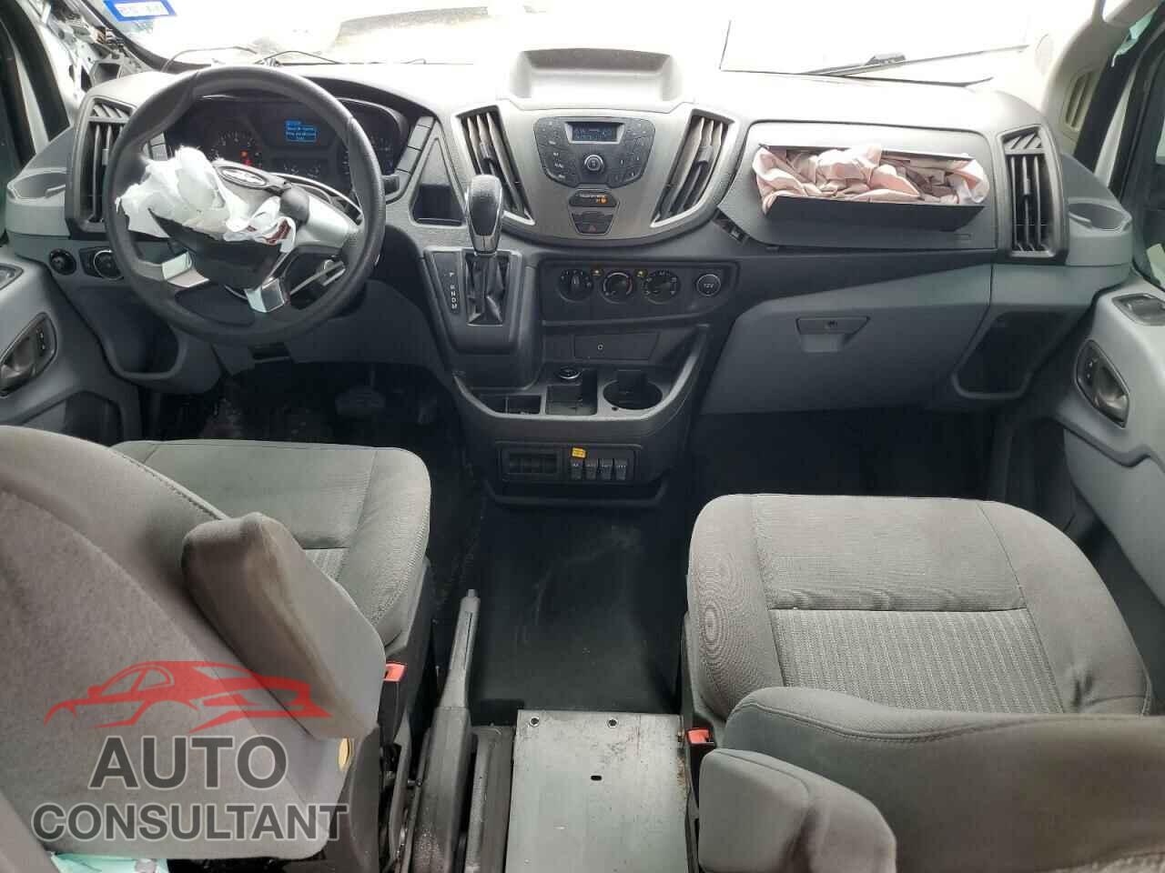 FORD TRANSIT 2018 - 1FTYR2YM2JKB17631