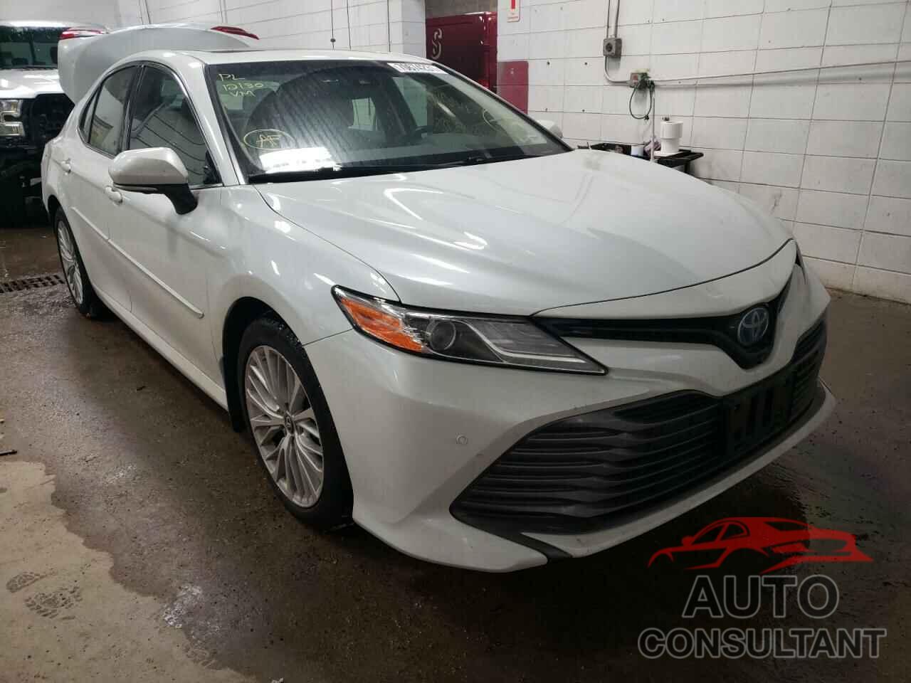 TOYOTA CAMRY 2018 - 4T1B21HK8JU006696