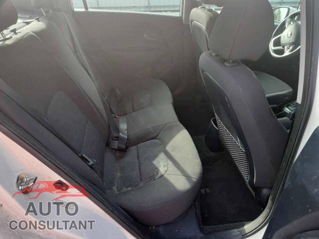 KIA RIO 2015 - KNADM4A38F6502103