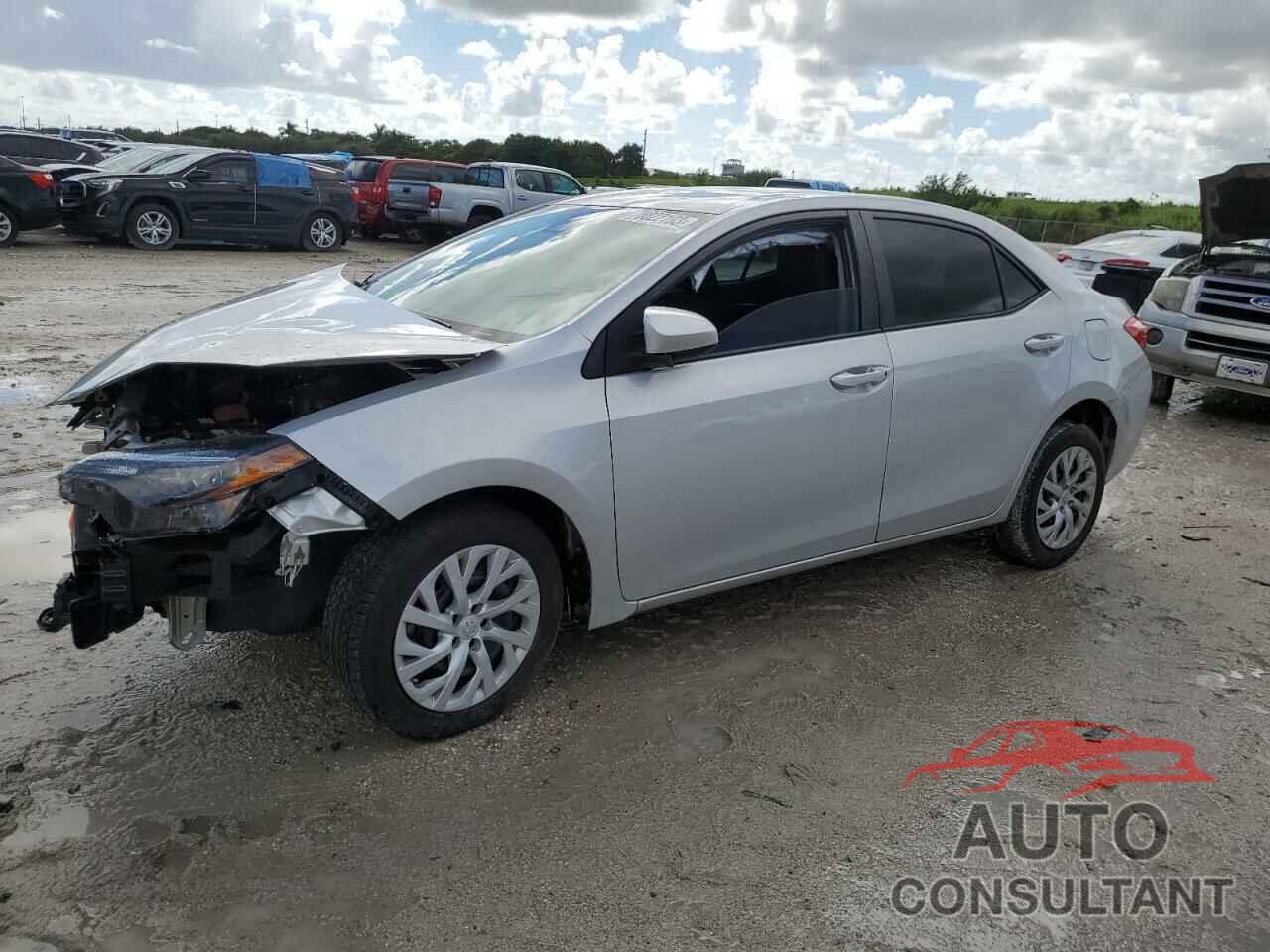 TOYOTA COROLLA 2018 - 5YFBURHE8JP852542