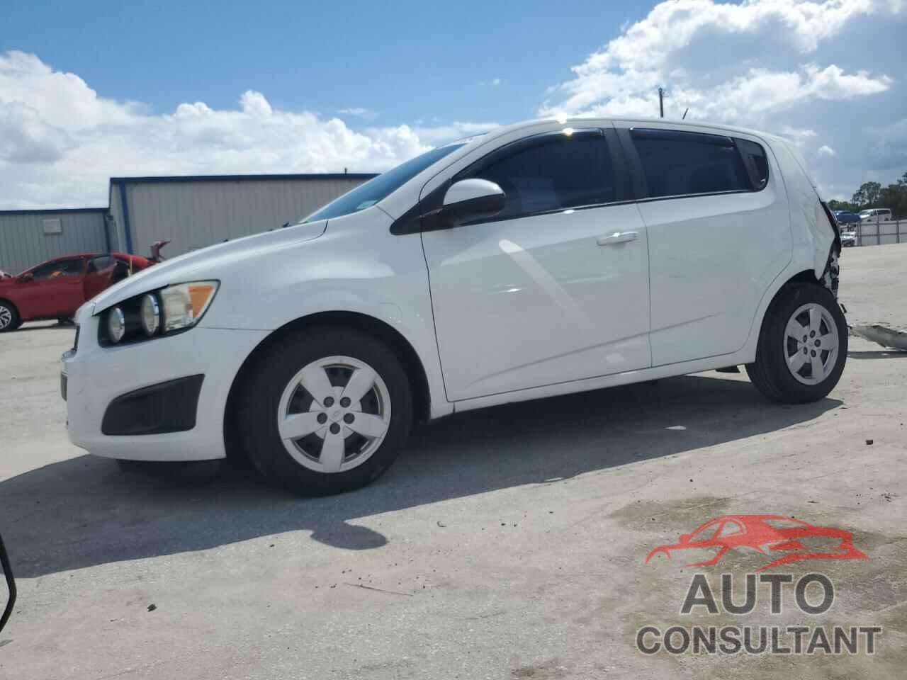 CHEVROLET SONIC 2016 - 1G1JA6SH0G4168207