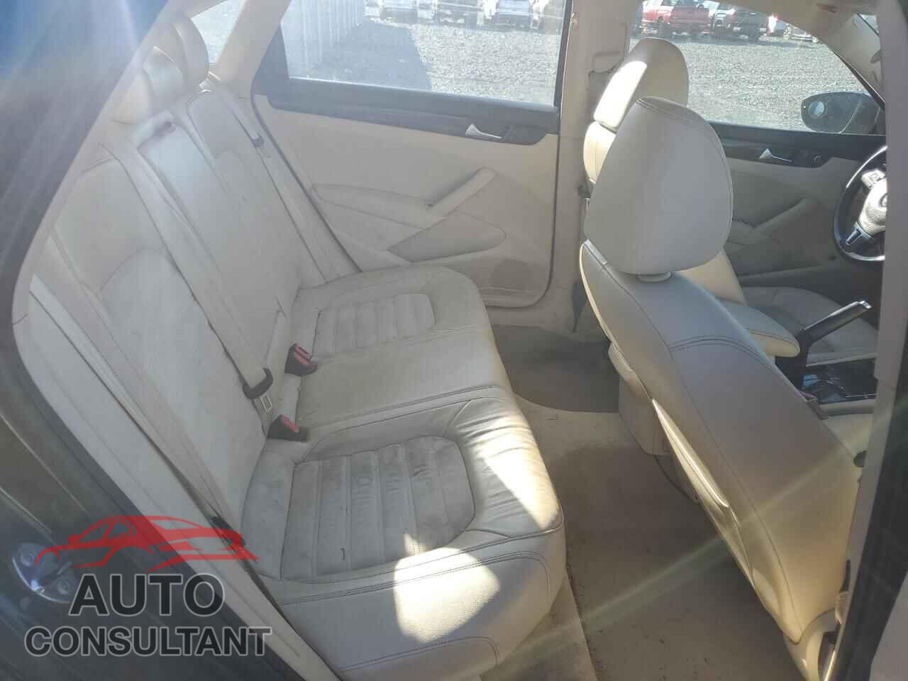 VOLKSWAGEN PASSAT 2012 - 1VWCH7A30CC012964