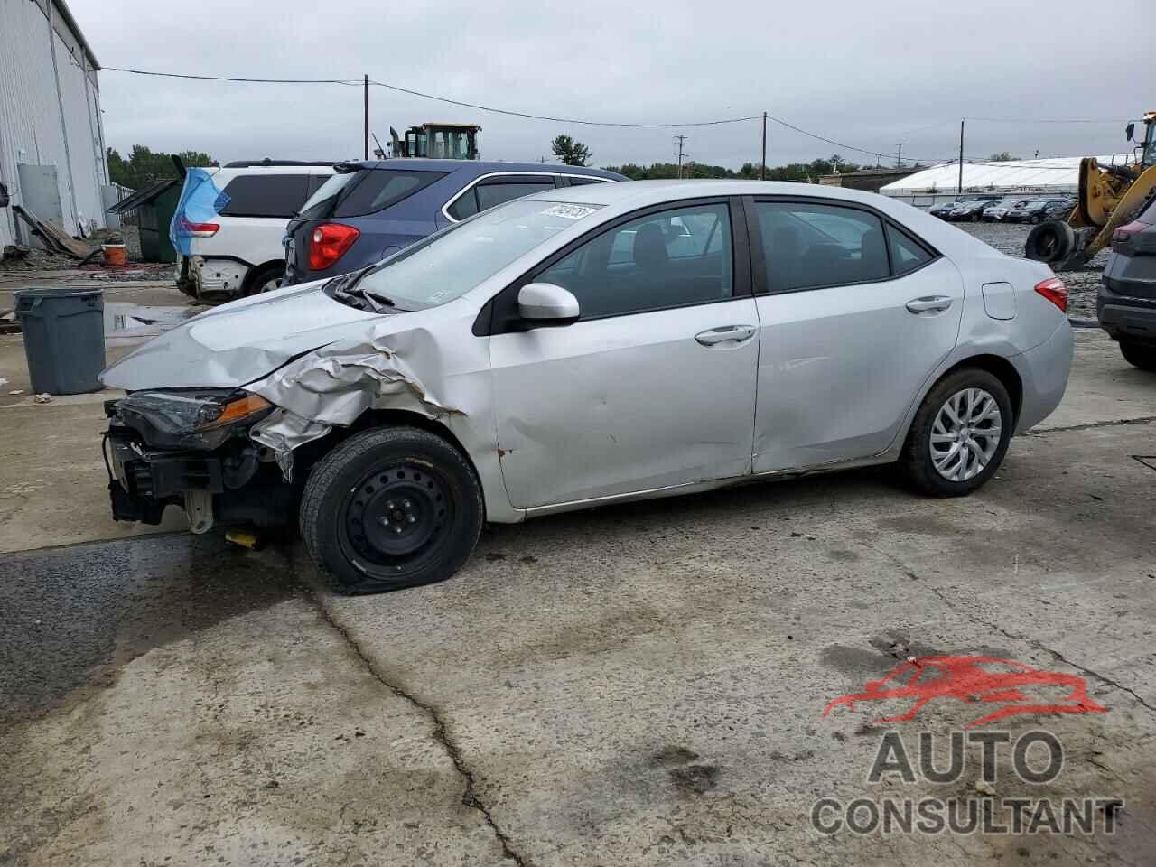 TOYOTA COROLLA 2018 - 5YFBURHE5JP751300