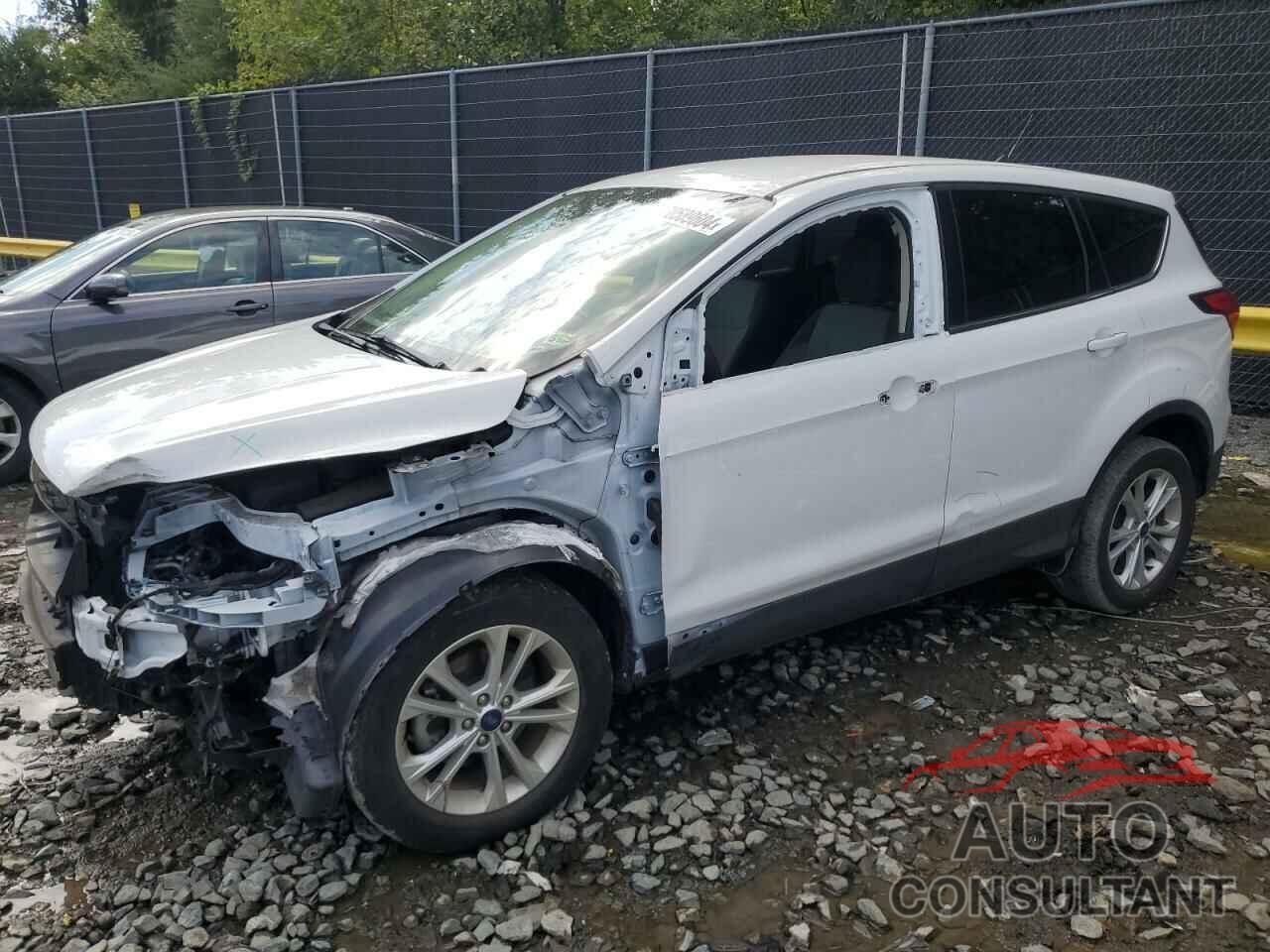 FORD ESCAPE 2019 - 1FMCU0GD4KUB75434