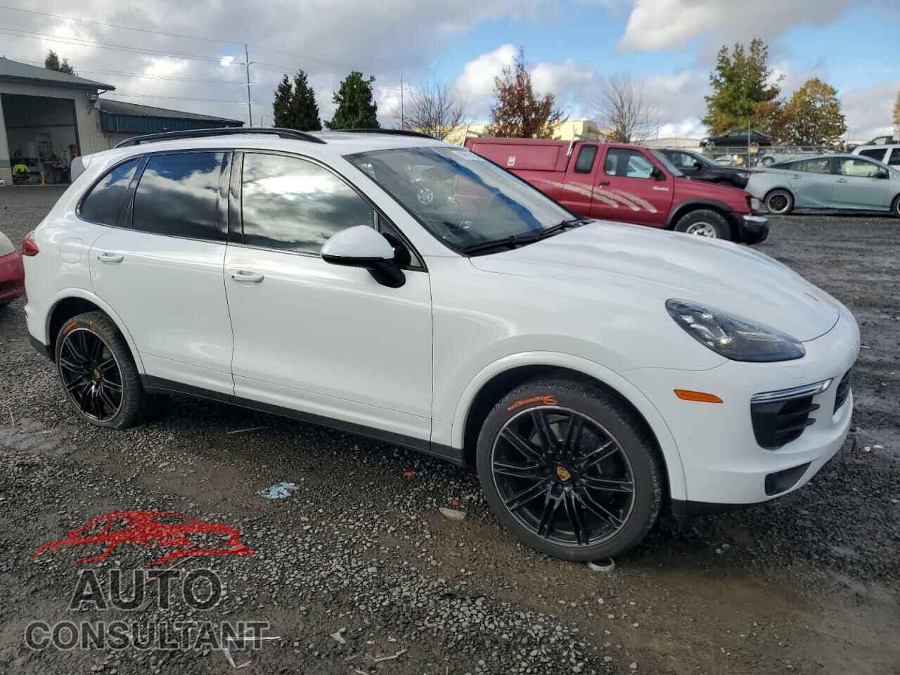PORSCHE CAYENNE 2018 - WP1AA2A24JKA02447