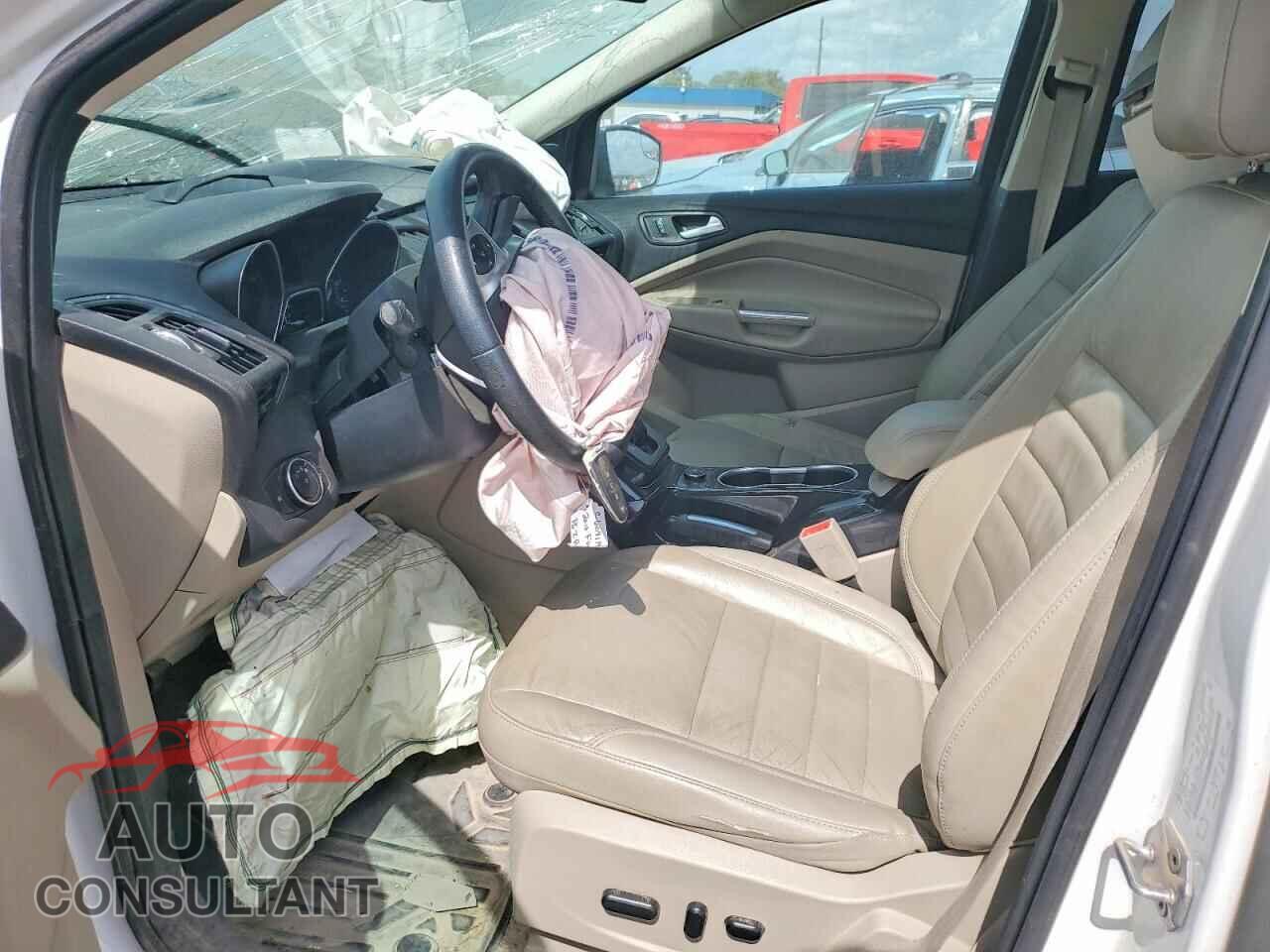 FORD ESCAPE 2015 - 1FMCU0J92FUC26875