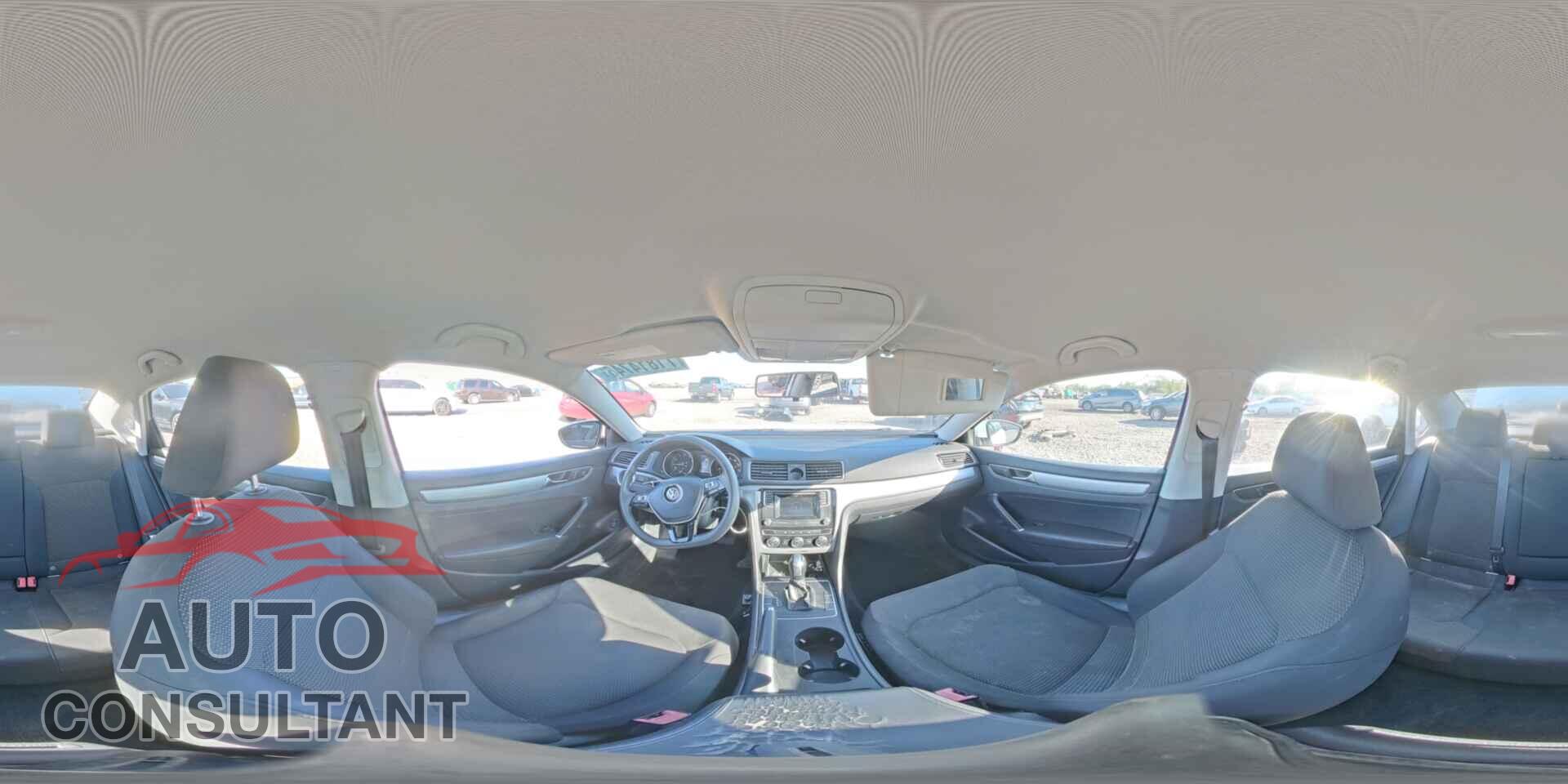 VOLKSWAGEN PASSAT 2017 - 1VWAT7A38HC036362