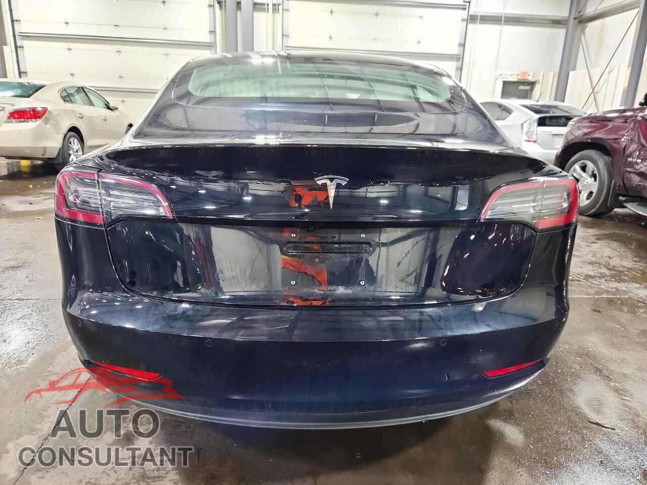 TESLA MODEL 3 2018 - 5YJ3E1EA7JF155329
