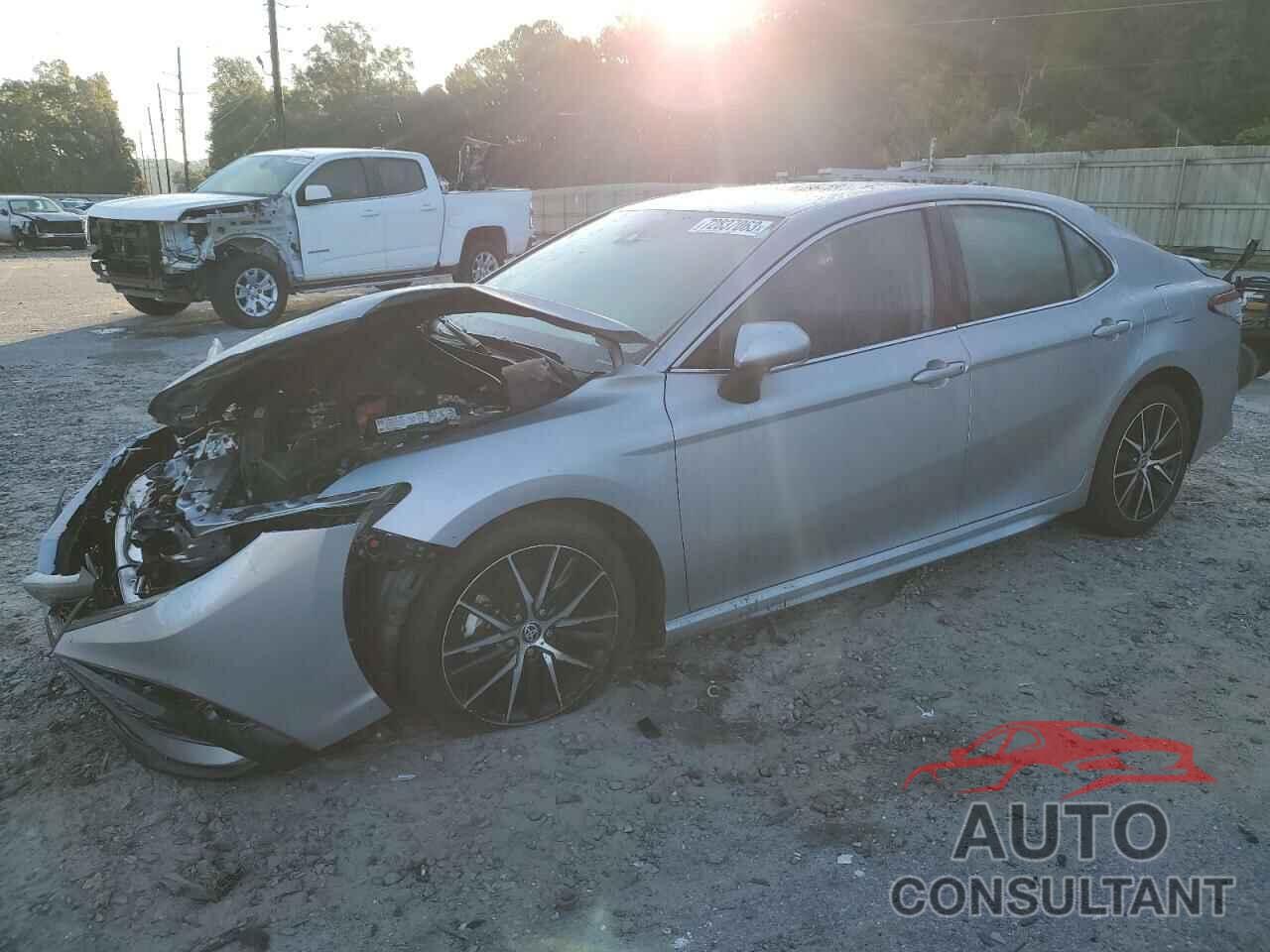 TOYOTA CAMRY 2022 - 4T1G11AK0NU066075