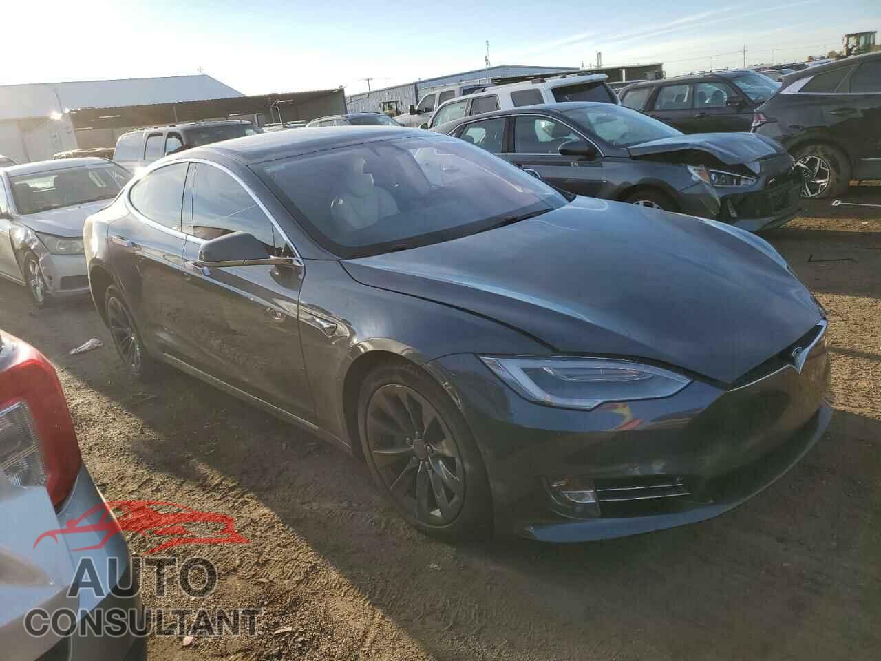 TESLA MODEL S 2018 - 5YJSA1E25JF263318