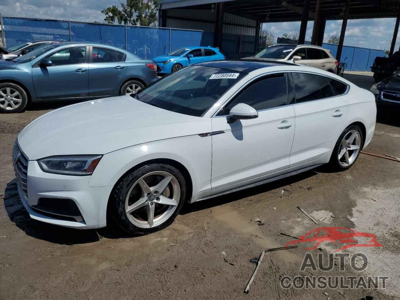 AUDI A5 2018 - WAUENCF57JA135495