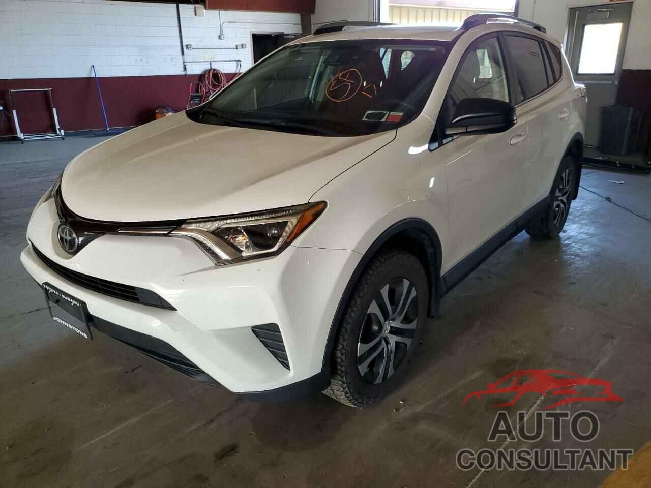 TOYOTA RAV4 2017 - JTMBFREV5HJ152426