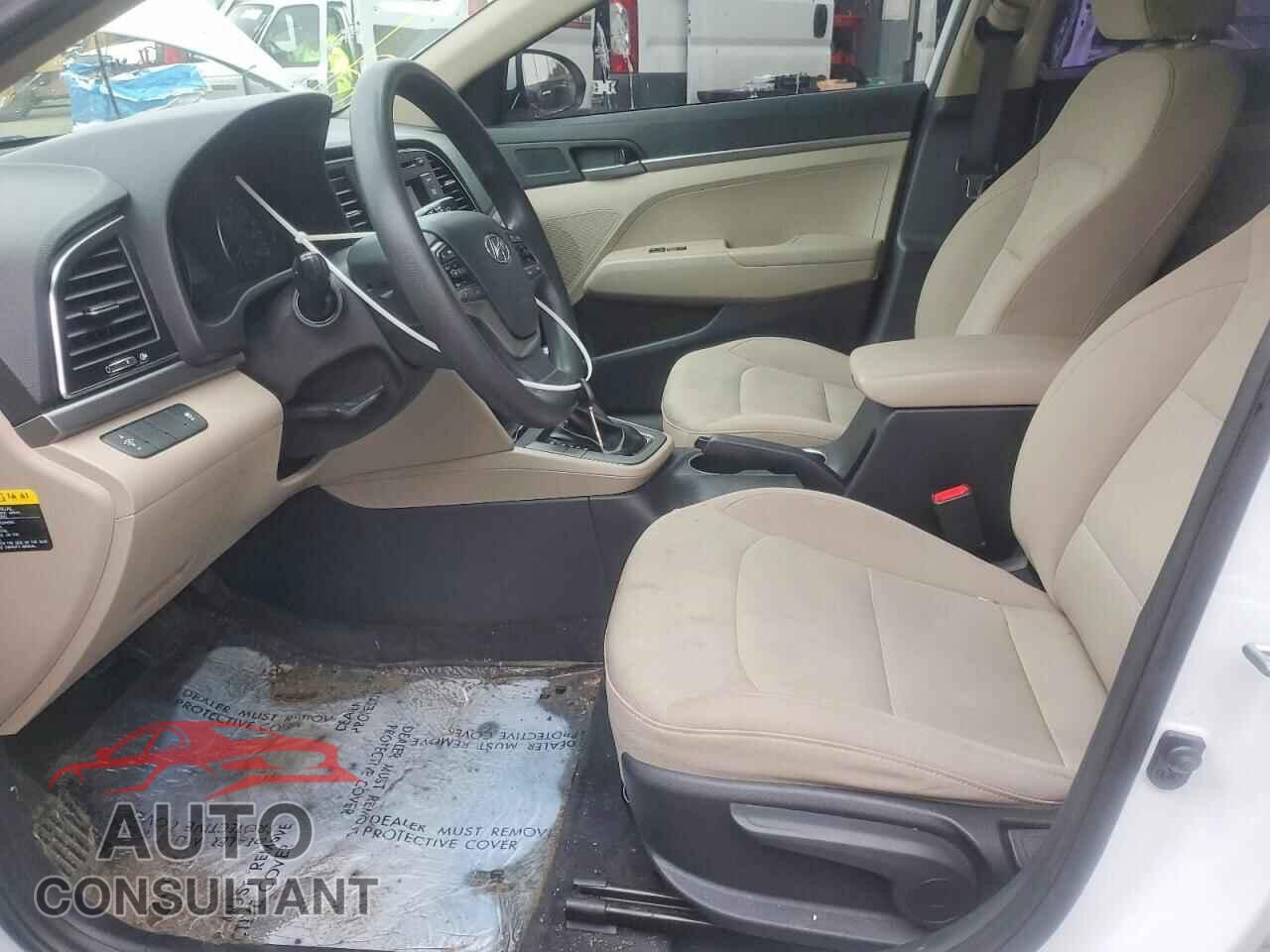 HYUNDAI ELANTRA 2018 - 5NPD74LF3JH347329