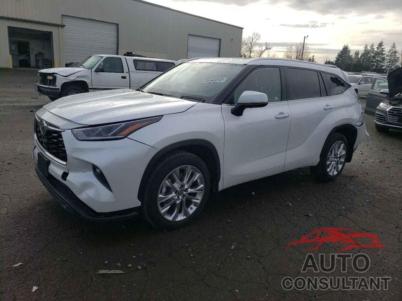 TOYOTA HIGHLANDER 2022 - 5TDDZRBH6NS576534