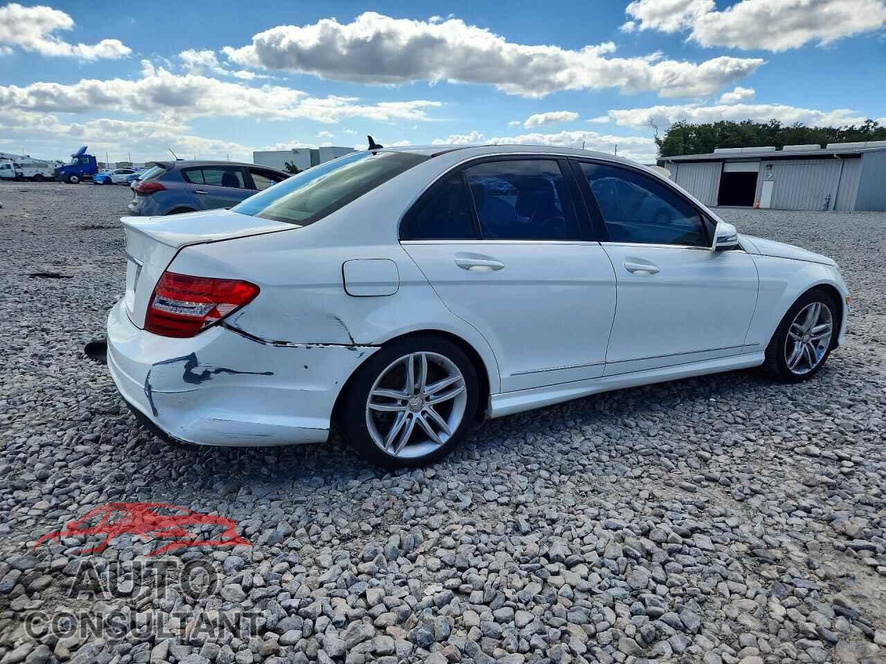 MERCEDES-BENZ C-CLASS 2013 - WDDGF4HB2DA830253