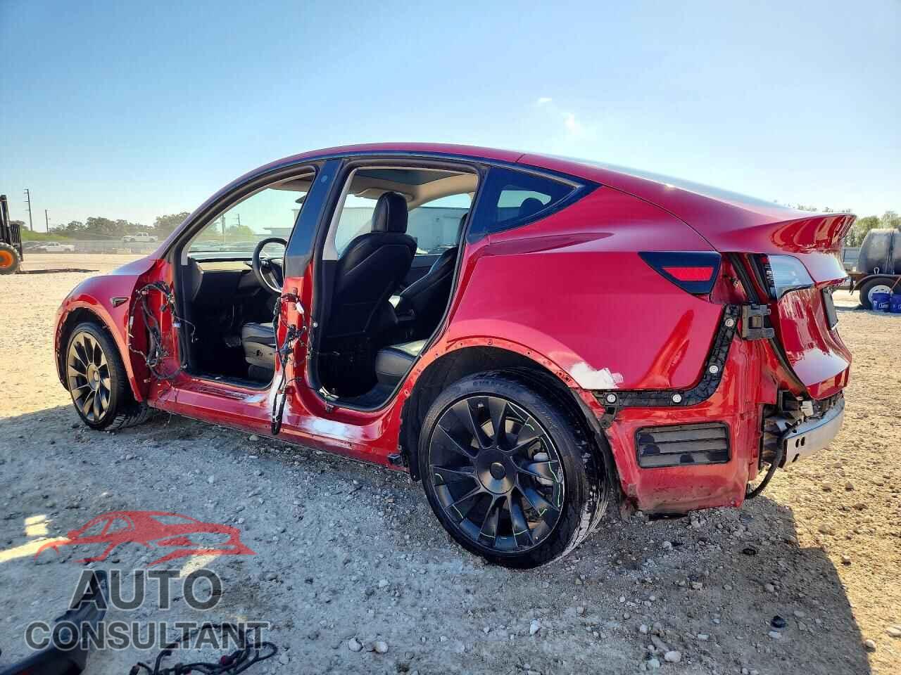 TESLA MODEL Y 2022 - 7SAYGDEE8NF480357