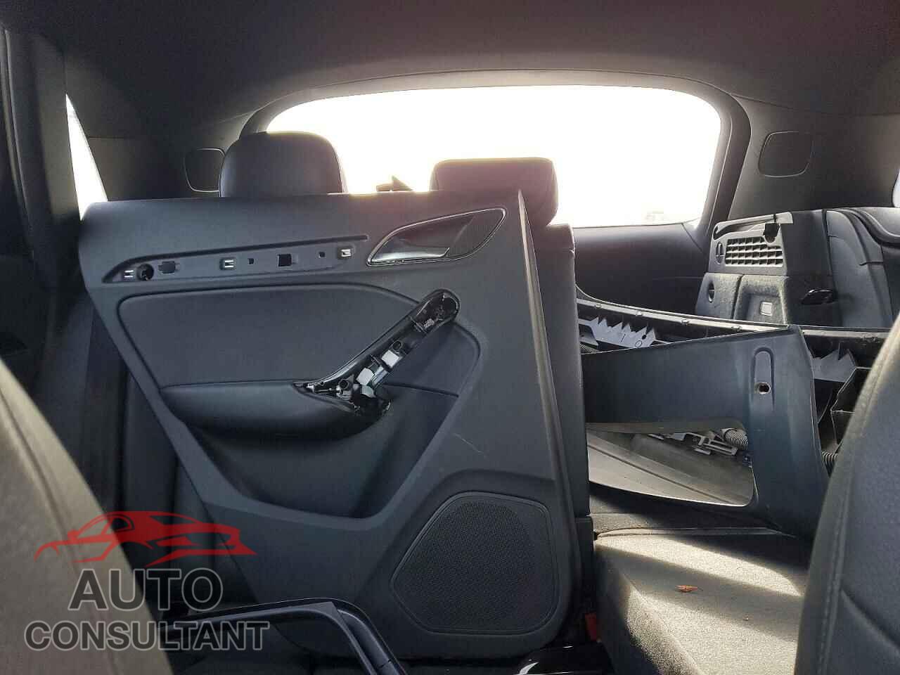AUDI Q3 2015 - WA1EFCFS8FR012359