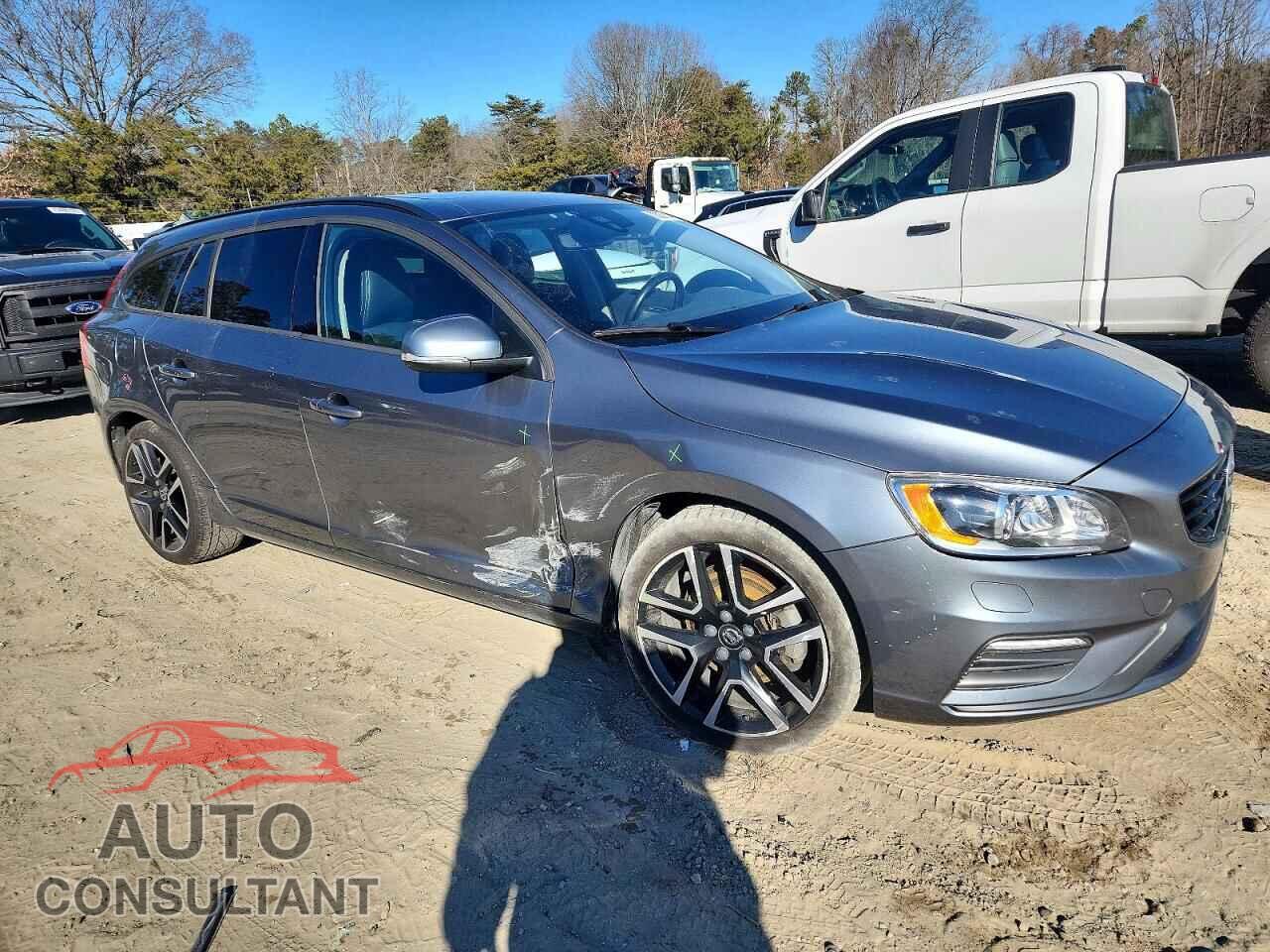 VOLVO V60 2018 - YV140MEL9J2382525