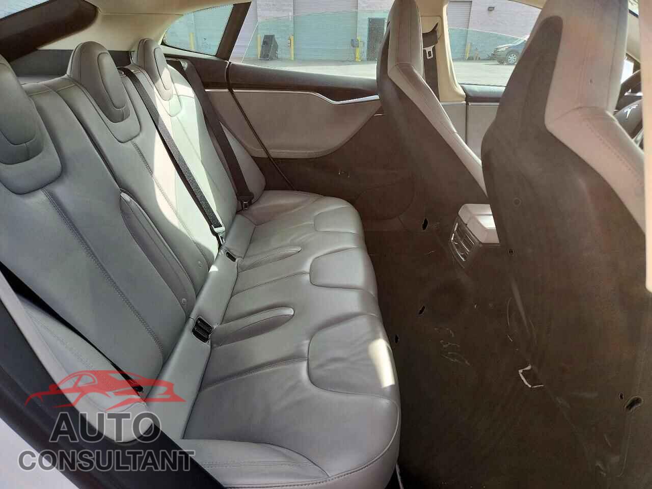 TESLA MODEL S 2013 - 5YJSA1CN8DFP04313