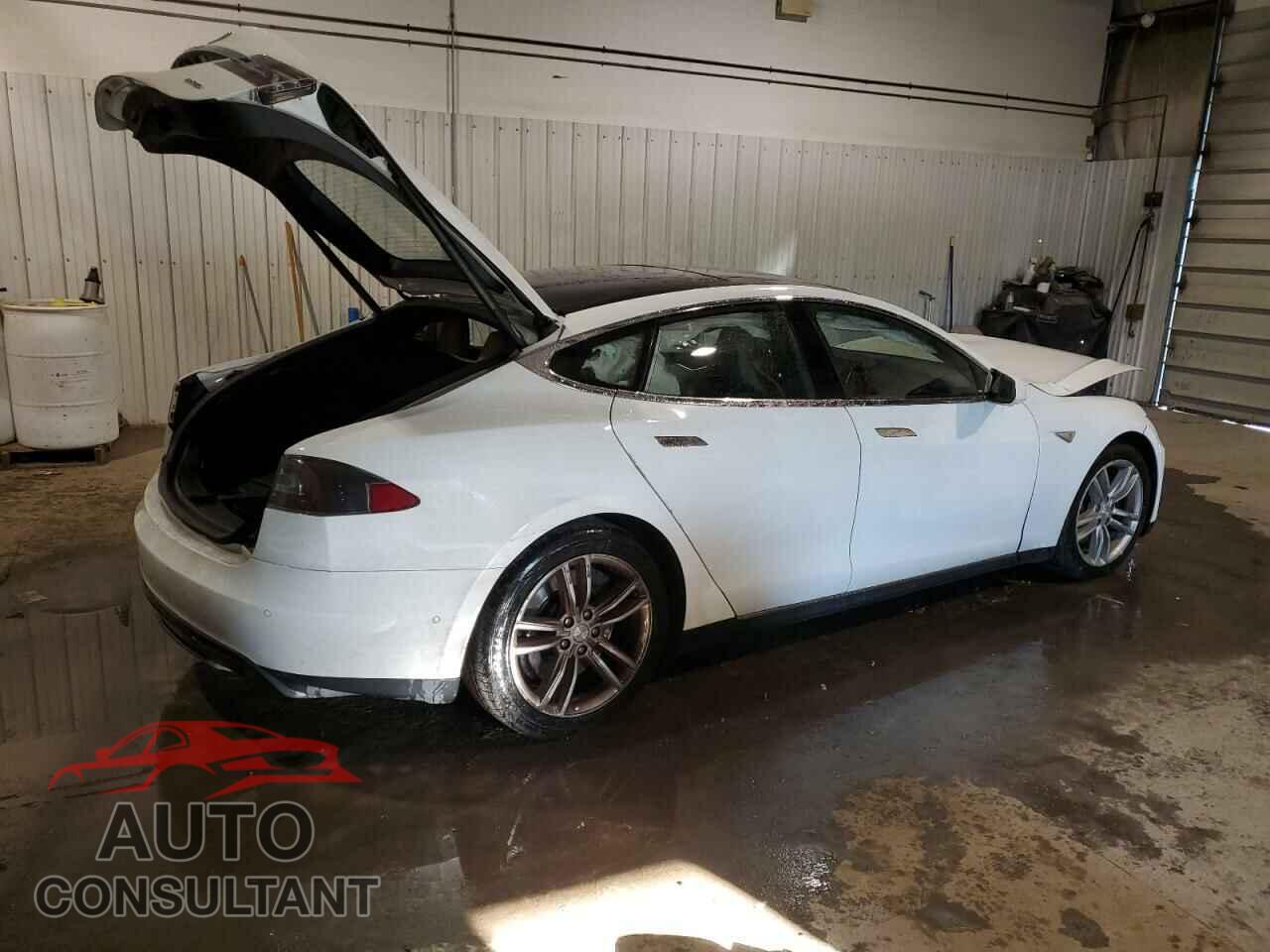 TESLA MODEL S 2015 - 5YJSA1E22FF116333