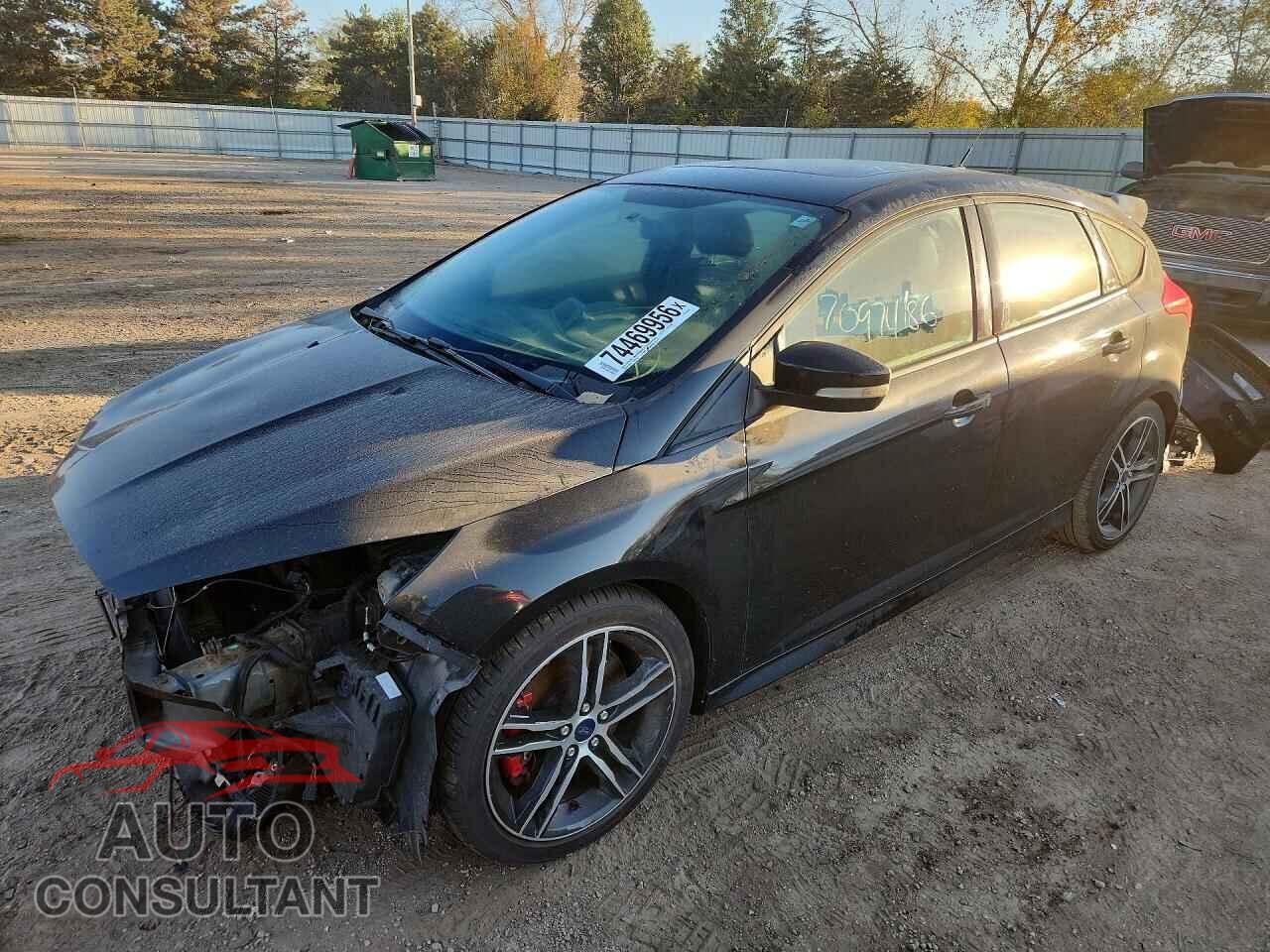 FORD FOCUS 2017 - 1FADP3L90HL307354