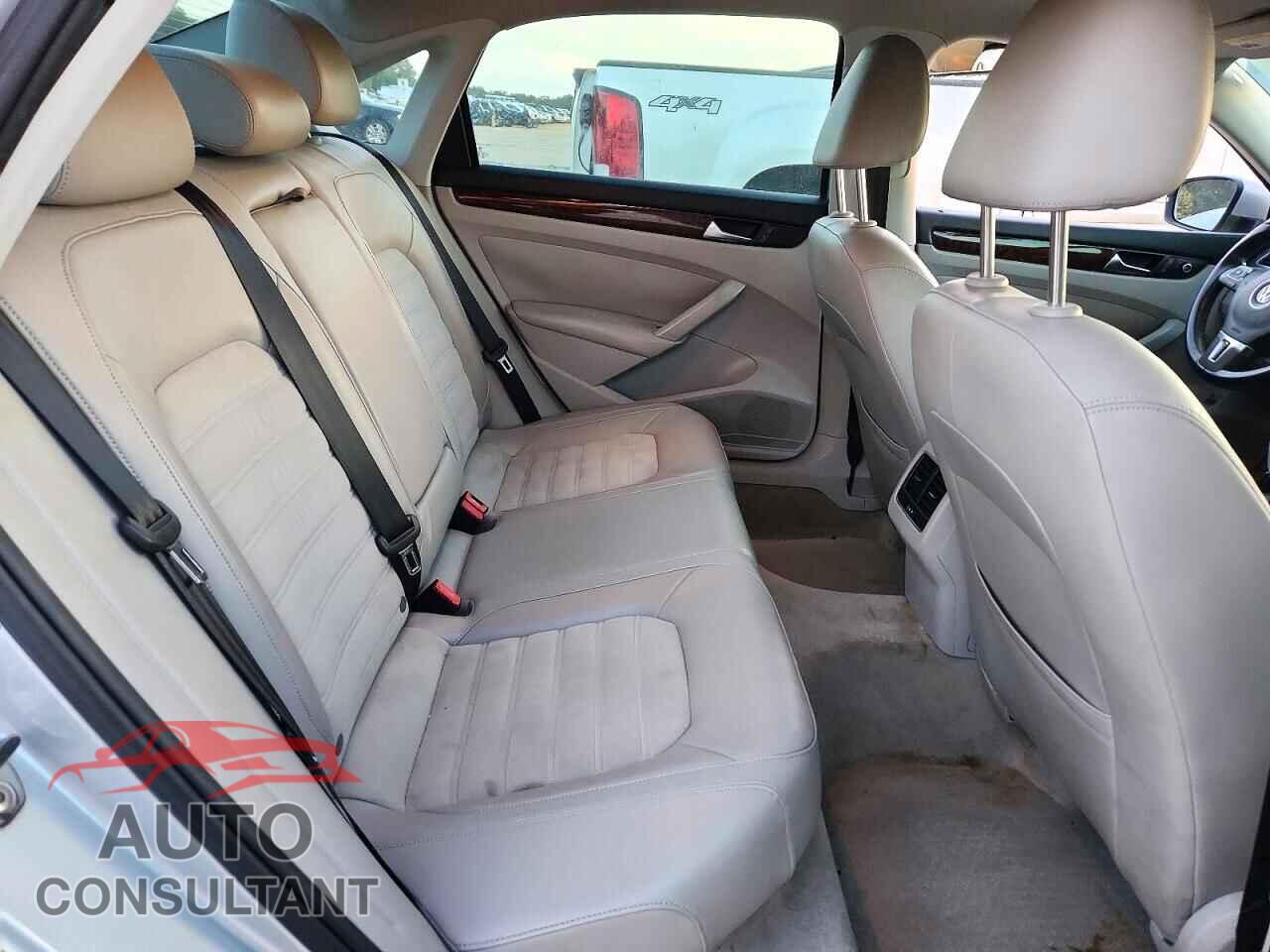 VOLKSWAGEN PASSAT 2013 - 1VWCN7A37DC062075