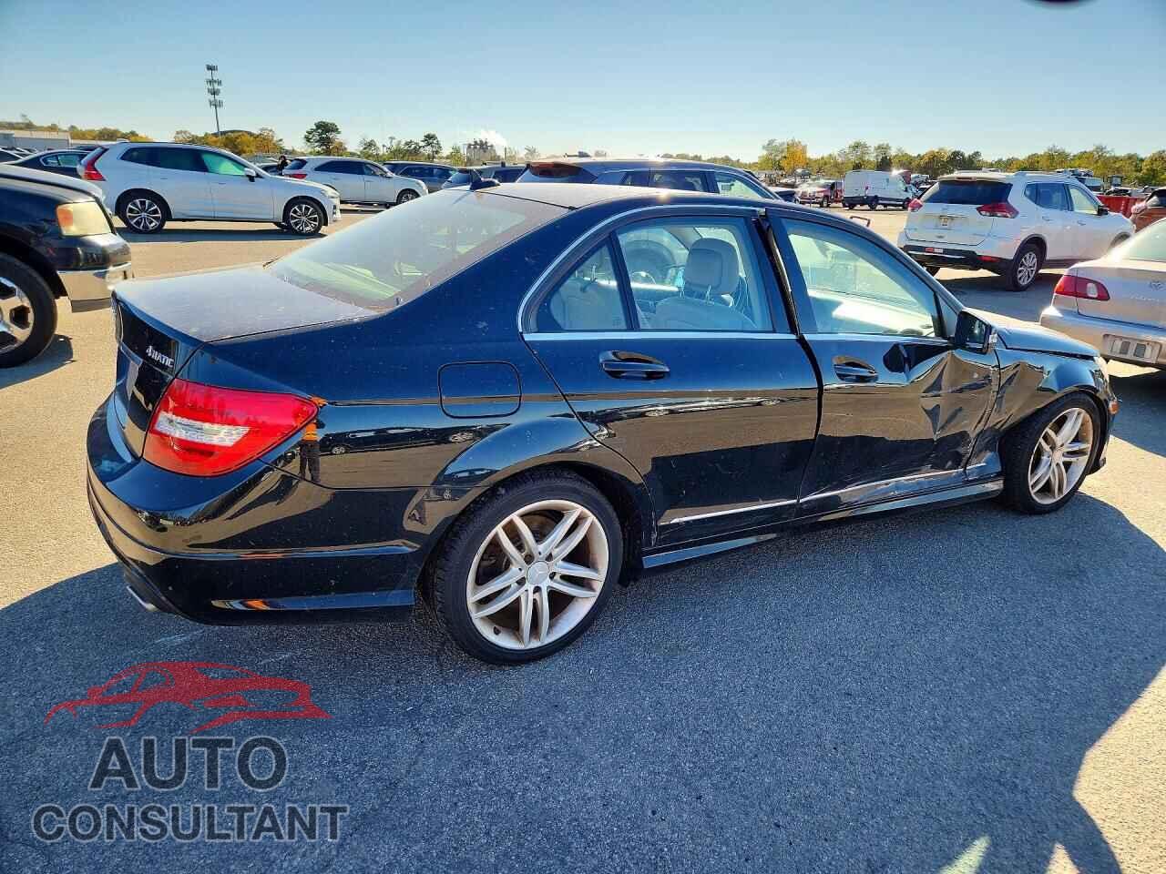 MERCEDES-BENZ C-CLASS 2012 - WDDGF8BB5CR226034